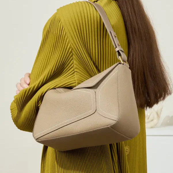 牛革 本革 ジオメトリックピローバッグ ベージュ ルクスシャル Luxechar