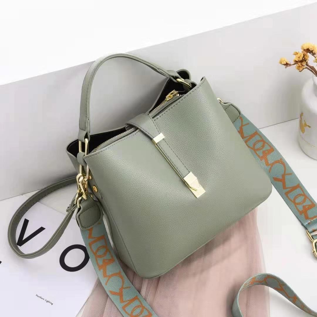 女性用バッグ ショルダーバッグ おしゃれ - ルクス・シャル Luxe Char